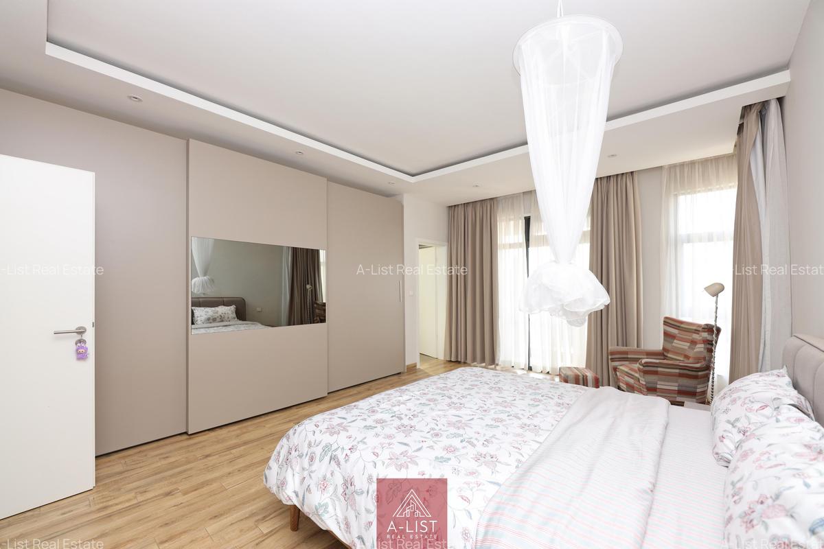Furnished 4 Bed Apartment with En Suite at Riverside Drive - 16