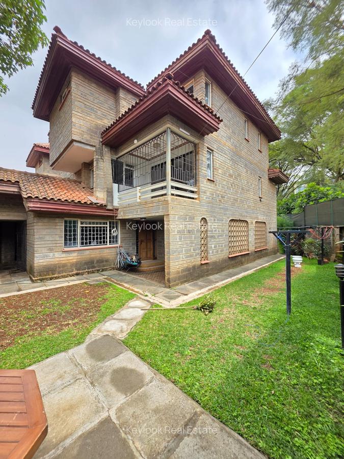 4 Bed Townhouse with En Suite at James Gichuru Road - 15