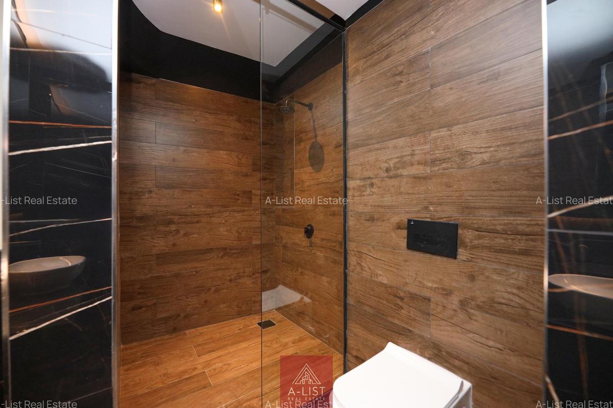 2 Bed Apartment with En Suite at Peponi Road - 10