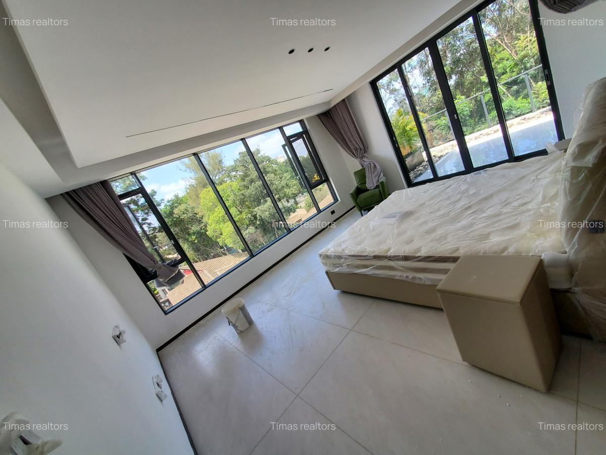 5 Bed Townhouse with En Suite at Lavington - 8