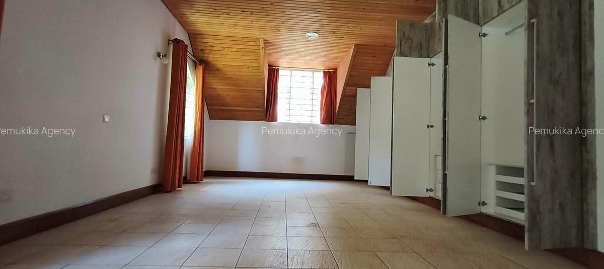 5 Bed Townhouse with En Suite in Rosslyn - 4