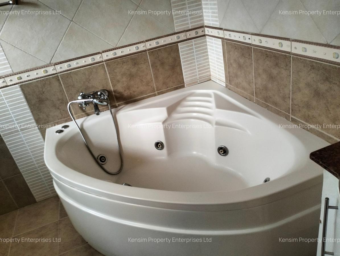4 Bed Townhouse with En Suite in Westlands Area - 9