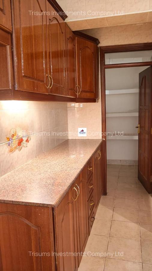 4 Bed Apartment with En Suite in Westlands Area - 3