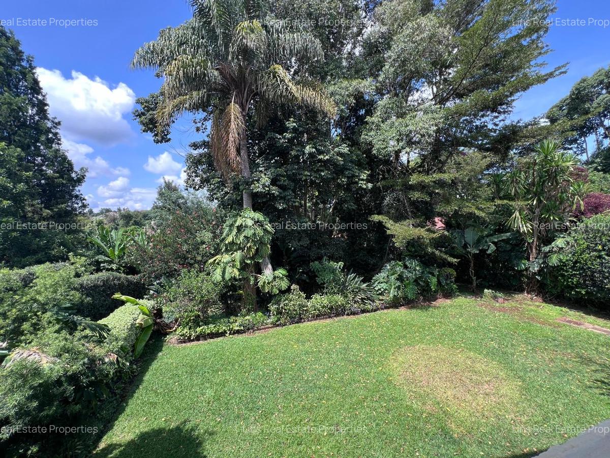 5 Bed House with En Suite in Runda - 4