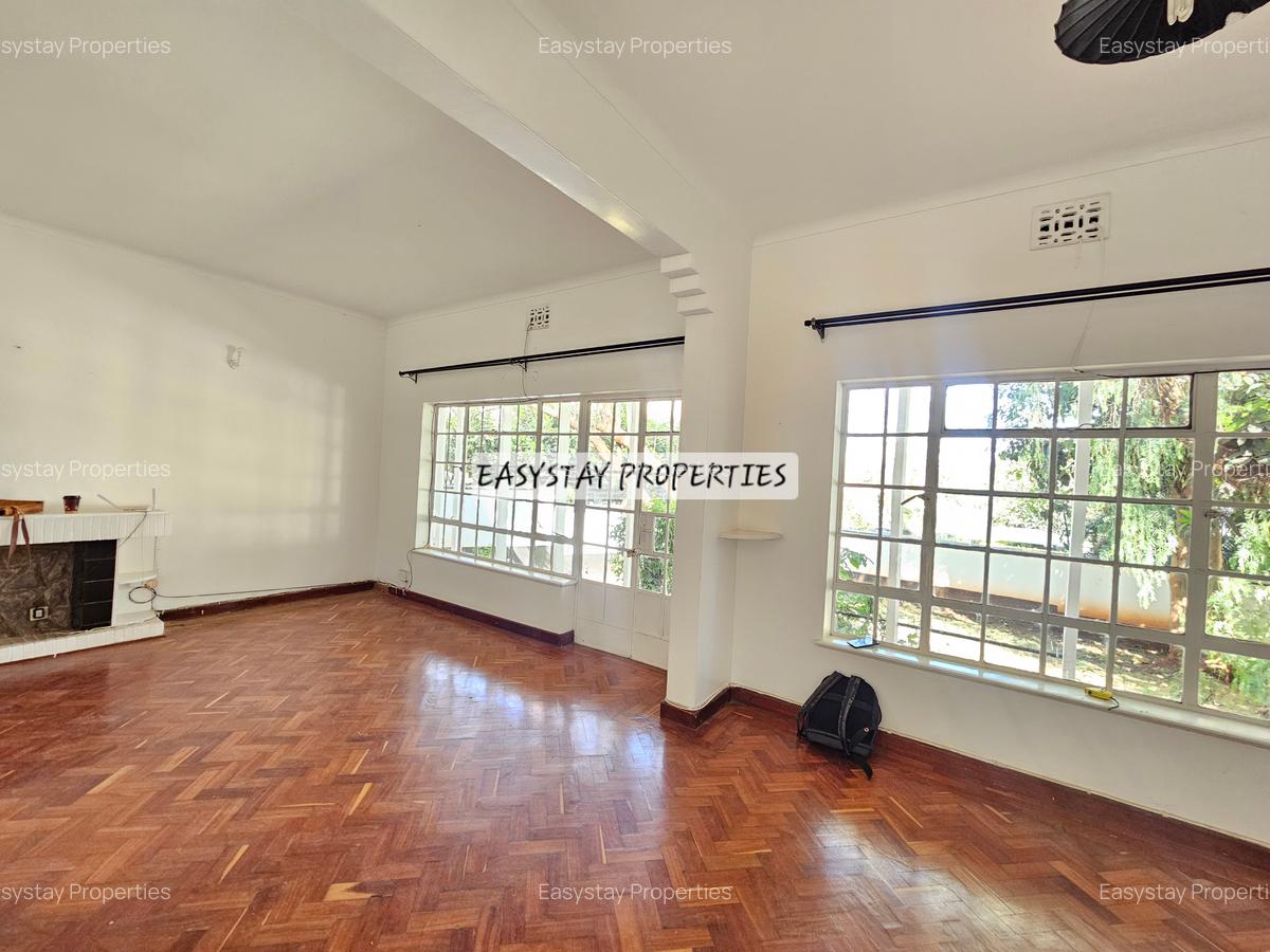 4 Bed House with En Suite in Lavington - 4
