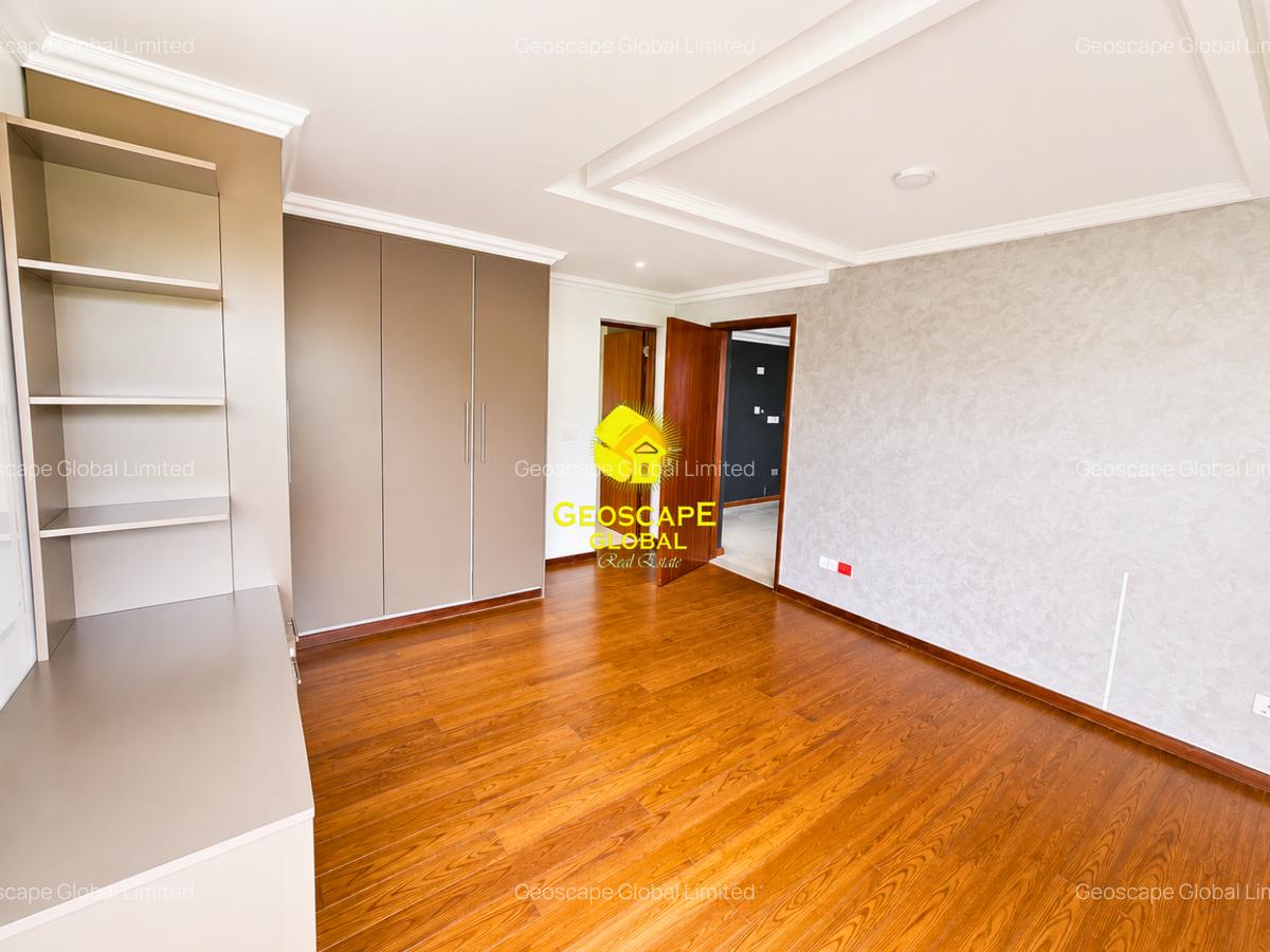 4 Bed House with En Suite in Kitisuru - 3