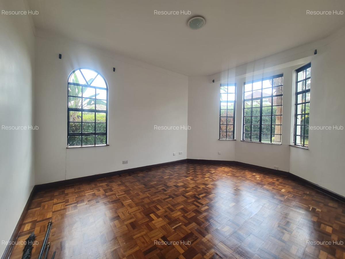 5 Bed House with En Suite at Nyari - 8