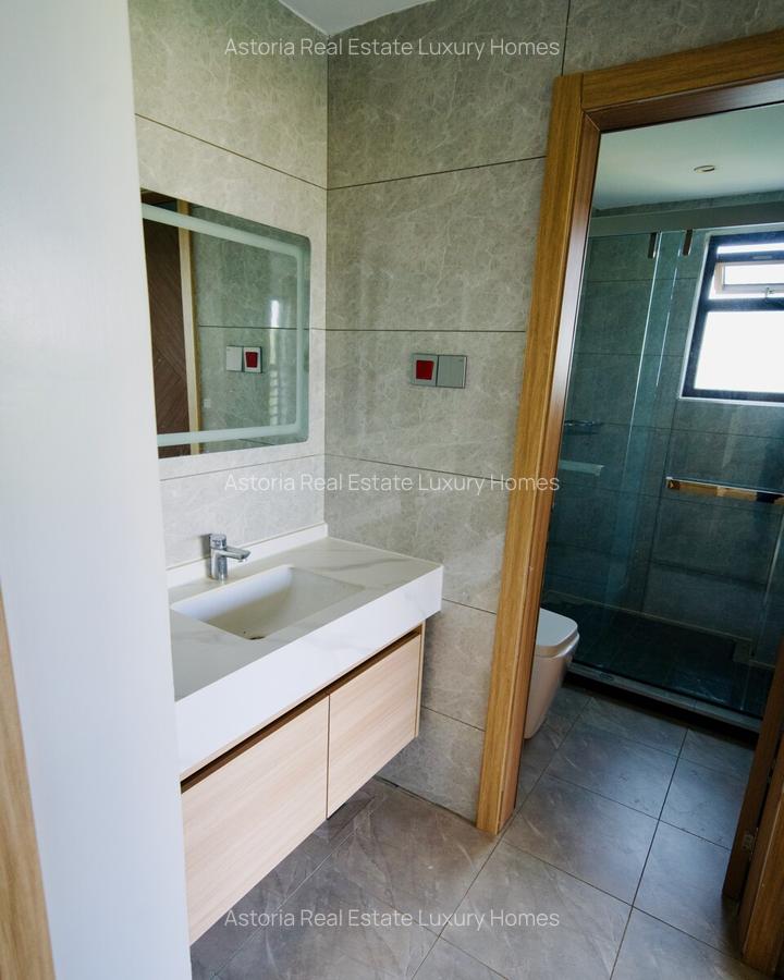 3 Bed Apartment with En Suite at 2026-384 - 9