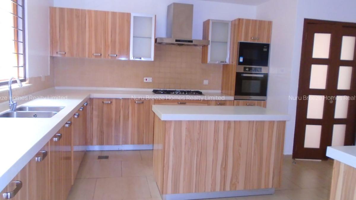 5 Bed Townhouse with En Suite in Kileleshwa - 16