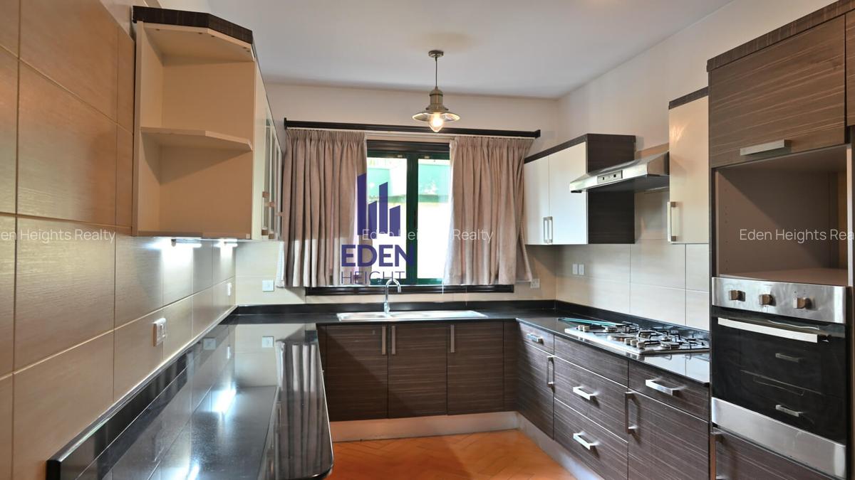 3 Bed Townhouse with En Suite in Westlands Area - 10