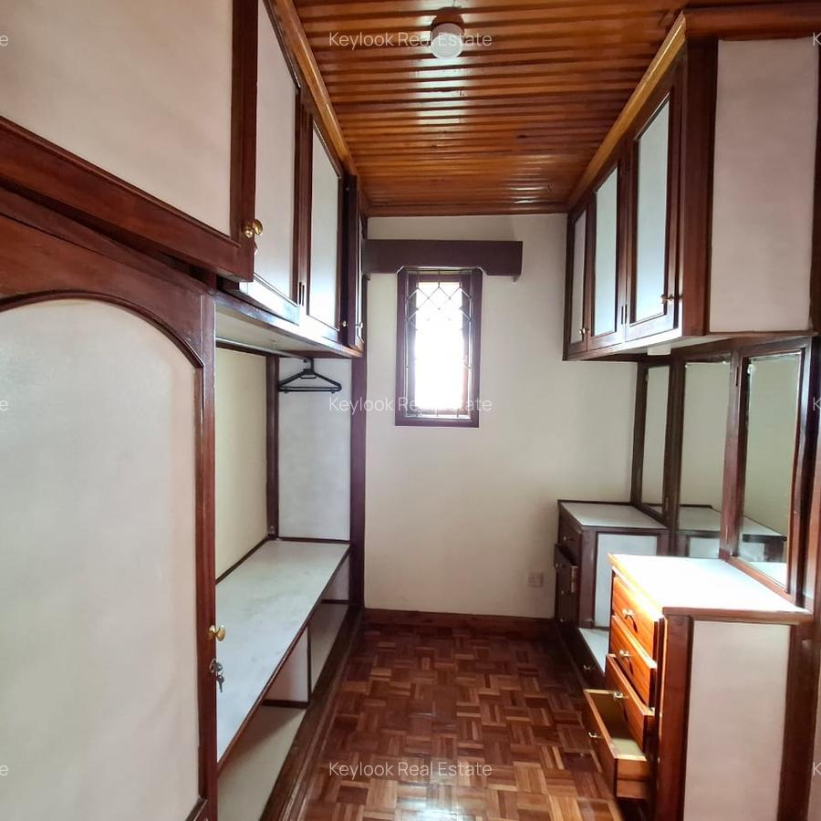 4 Bed Townhouse with En Suite at Lavington - 9