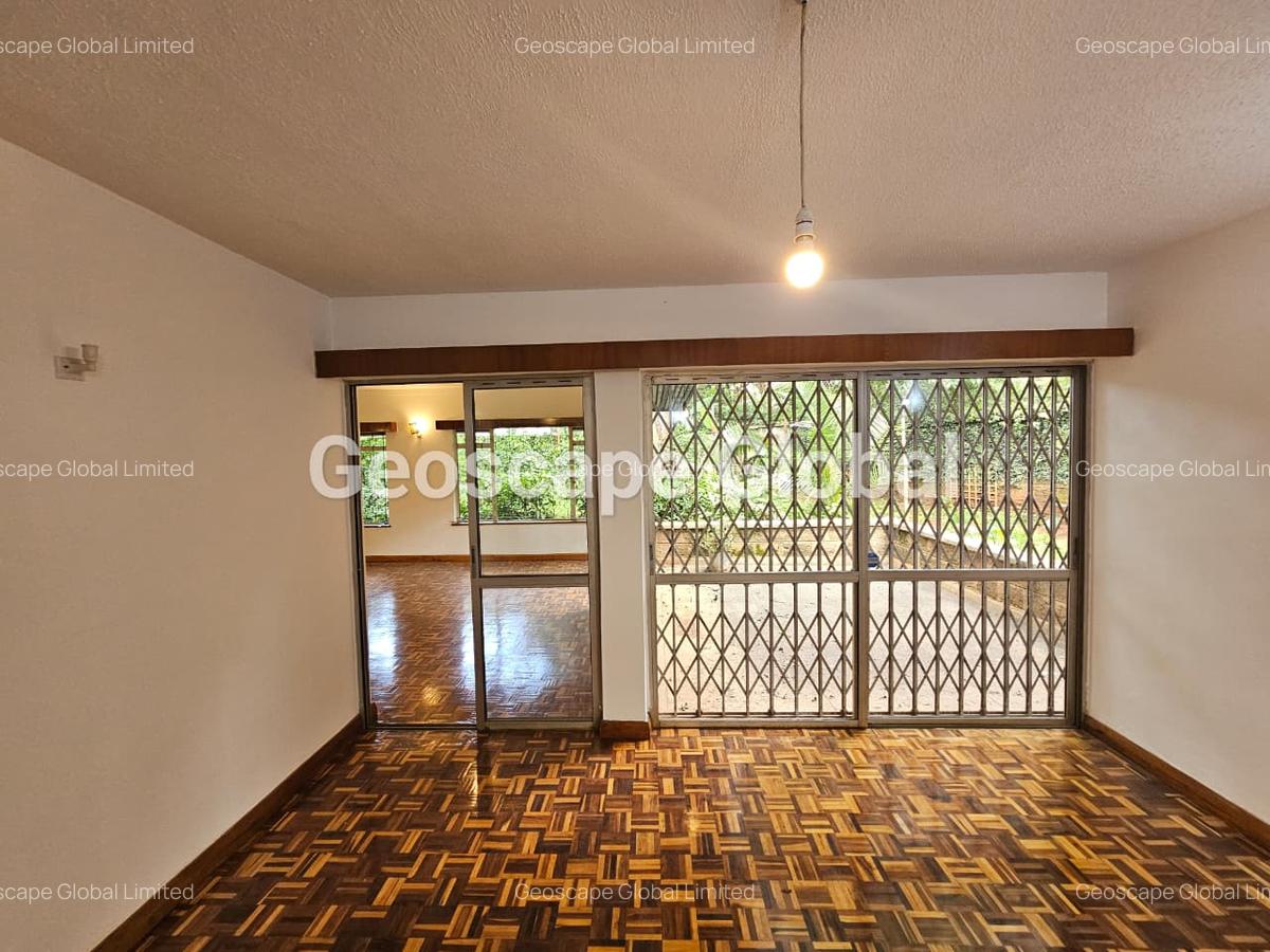 4 Bed House with En Suite in Lavington - 6