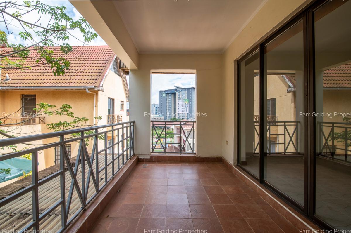 3 Bed Apartment with En Suite at Westlands Avenue - 18
