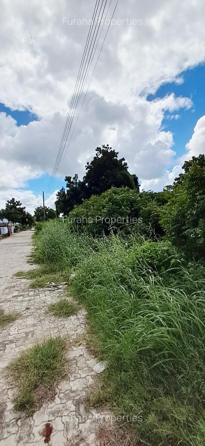 Land at Malindi - 3