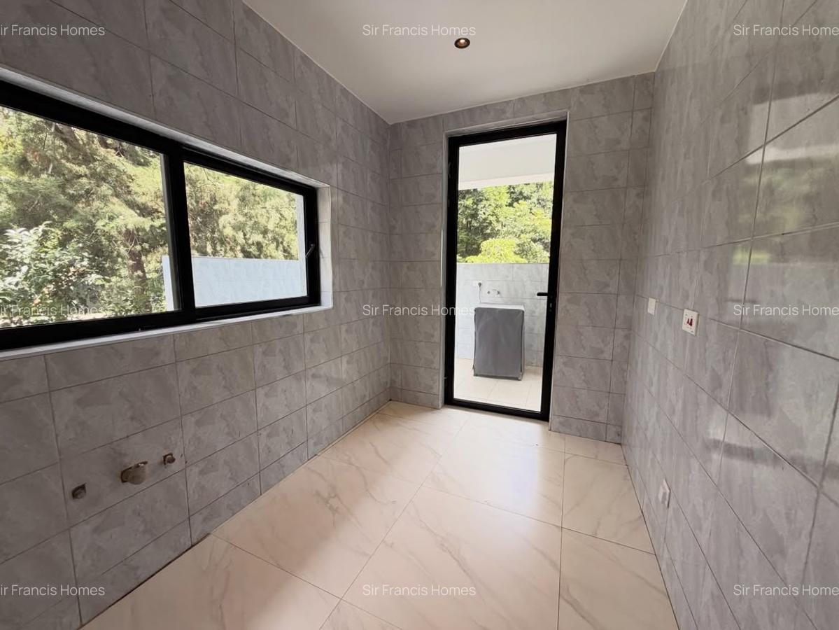 5 Bed Villa with En Suite at Tree Lane - 13