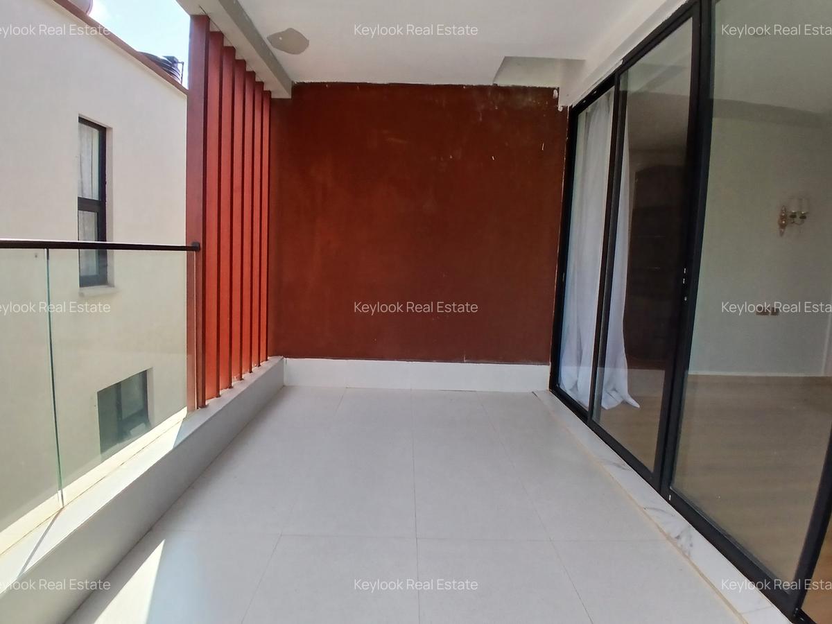 5 Bed Townhouse with En Suite at Lavington Green - 6