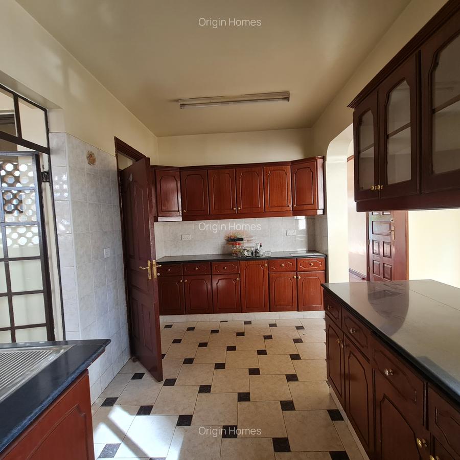 3 Bed Apartment with En Suite at Westlands - 14