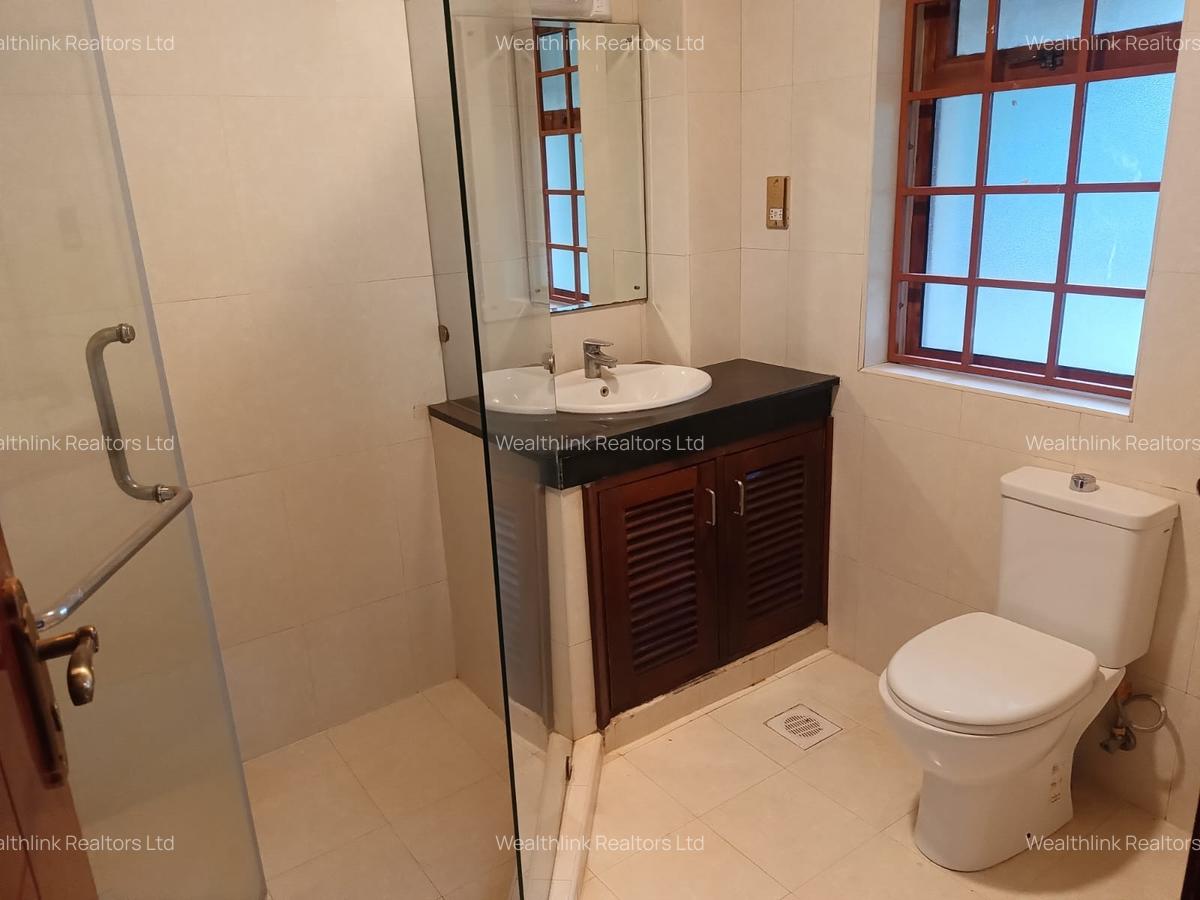 4 Bed Townhouse with En Suite at Runda - 12
