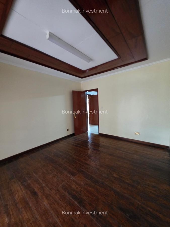 5 Bed House with En Suite at Old Runda. - 19