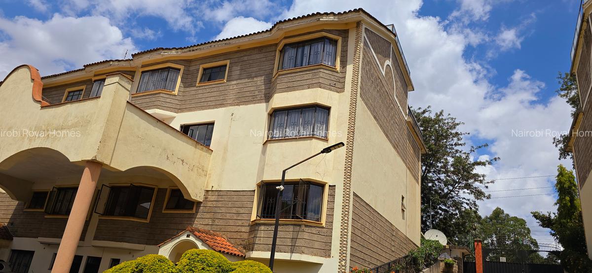 4 Bed Townhouse with En Suite at Grovelia Grove - 1