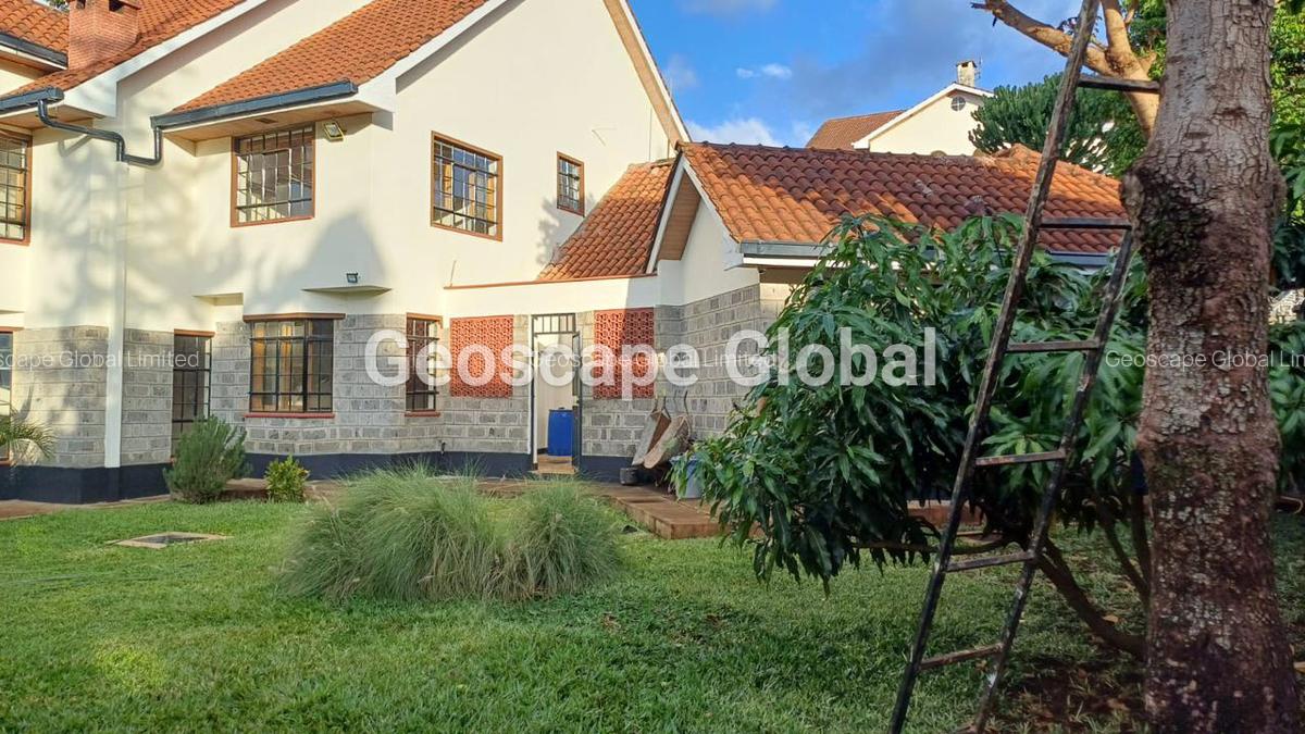 5 Bed House with En Suite in Runda - 16