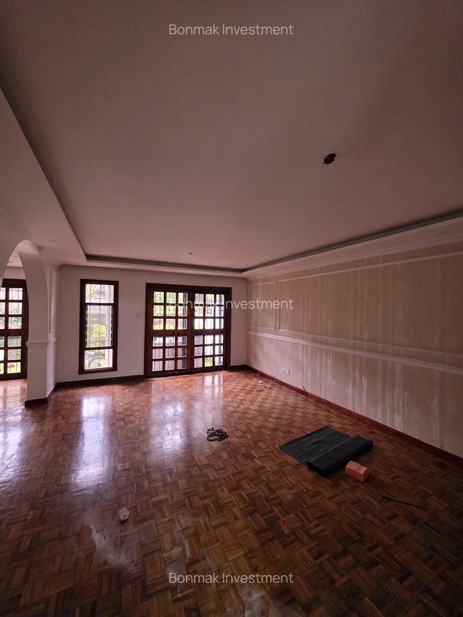4 Bed Townhouse with En Suite at Lavington-Valley Arcade - 9