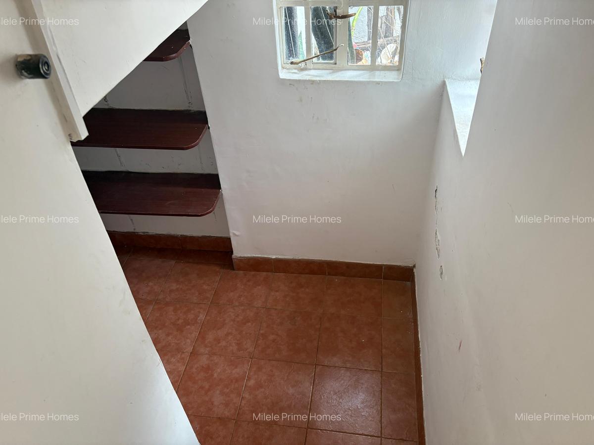 4 Bed Townhouse with En Suite at Matundu Lane - 4