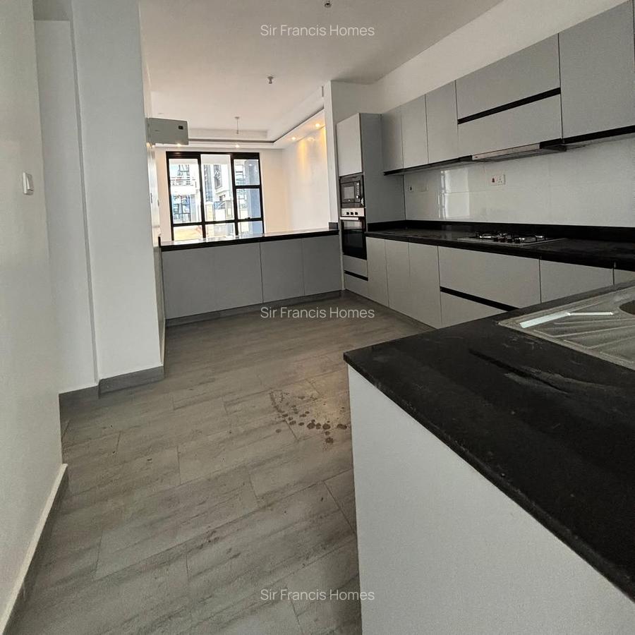 4 Bed Townhouse with En Suite in Eastern ByPass - 10