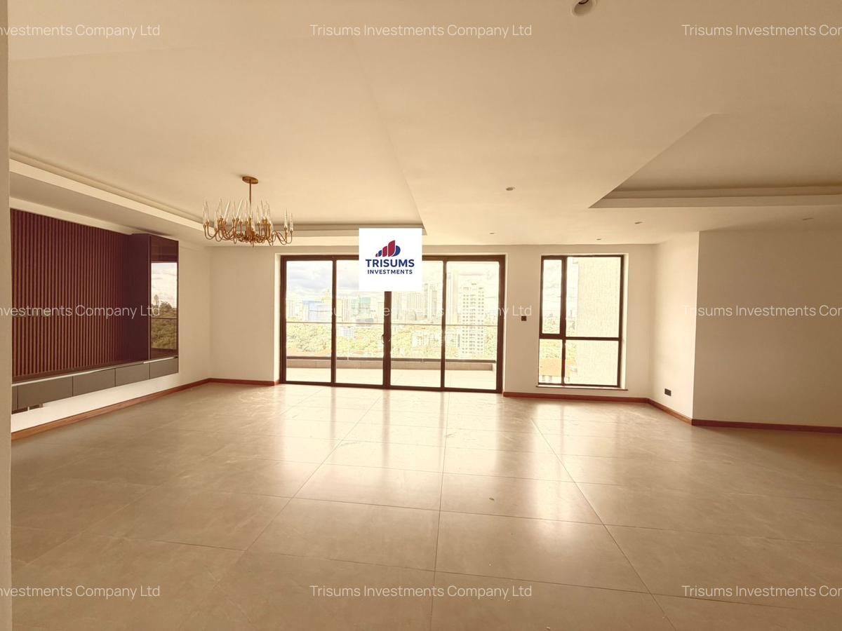 3 Bed Apartment with En Suite in Riverside - 2