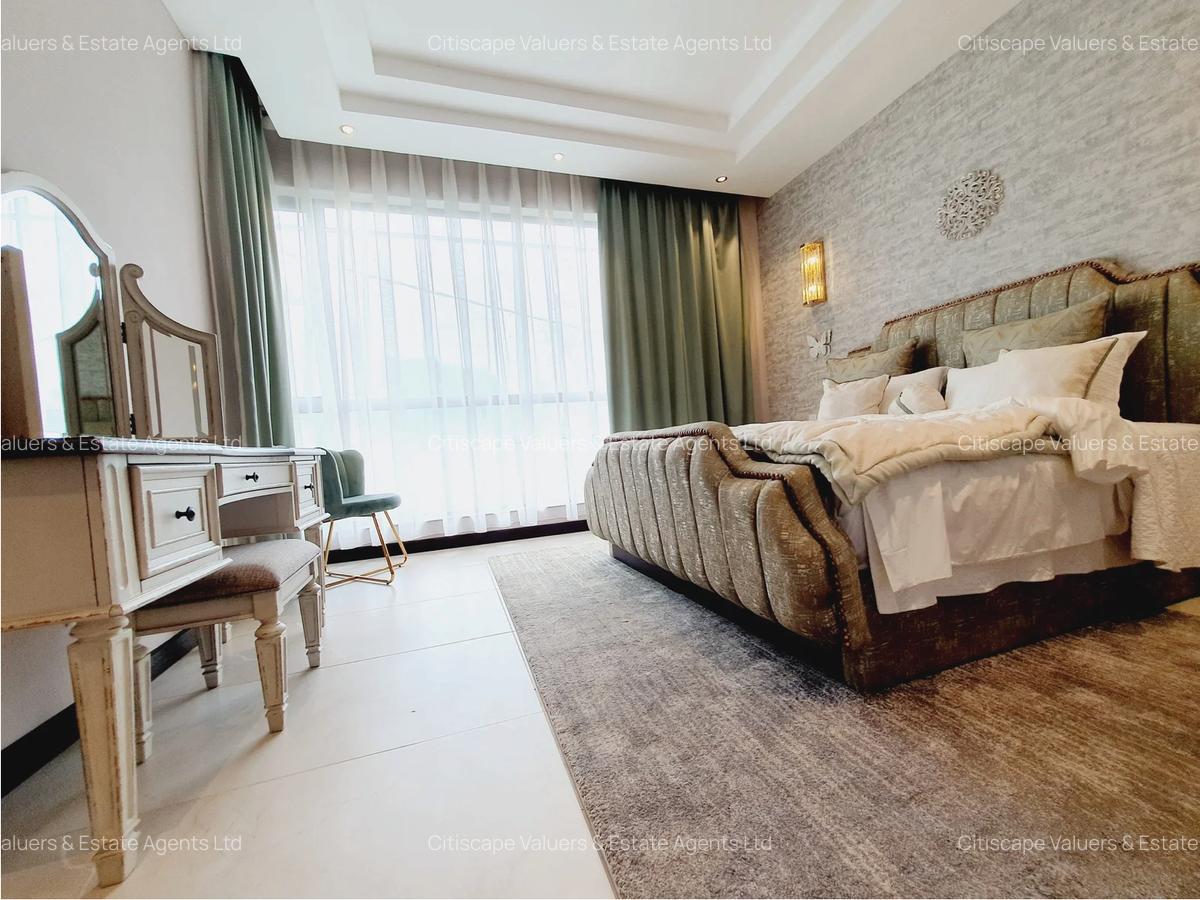 3 Bed Apartment with Swimming Pool in Riverside - 11