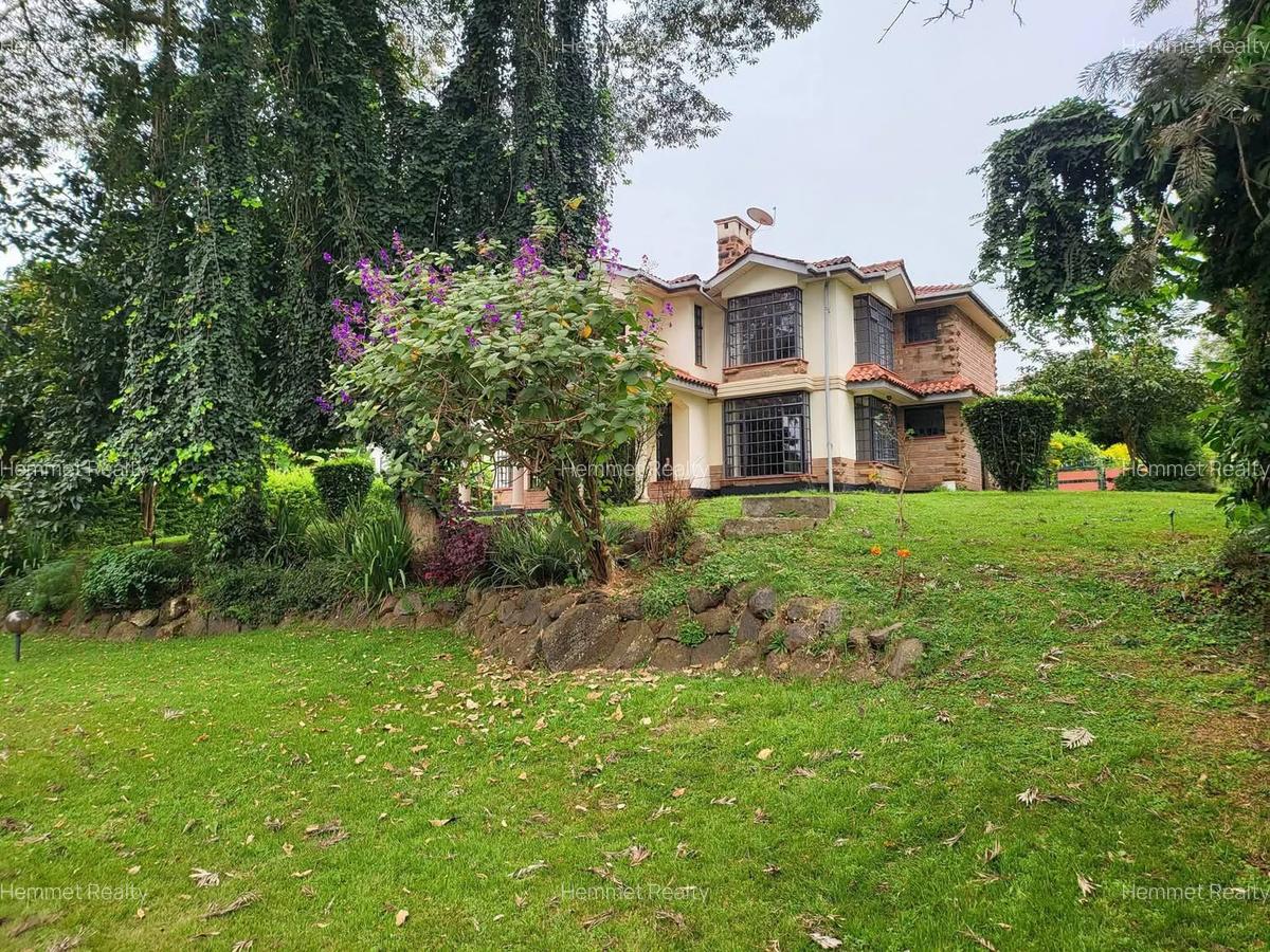 5 Bed House with En Suite in Rosslyn - 11