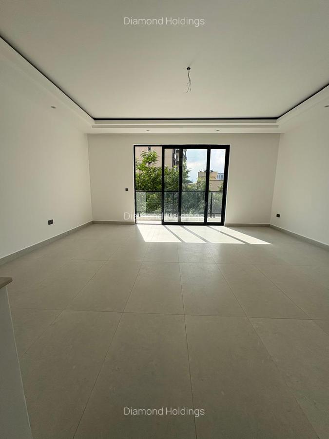 3 Bed Apartment with En Suite in Brookside - 8