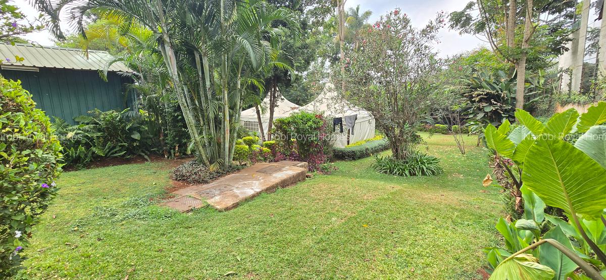 5 Bed House with En Suite at Lavington Road - 3