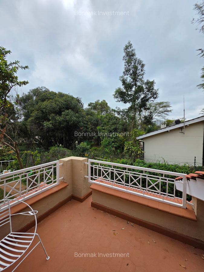 4 Bed Townhouse with En Suite at Lavington Green - 12