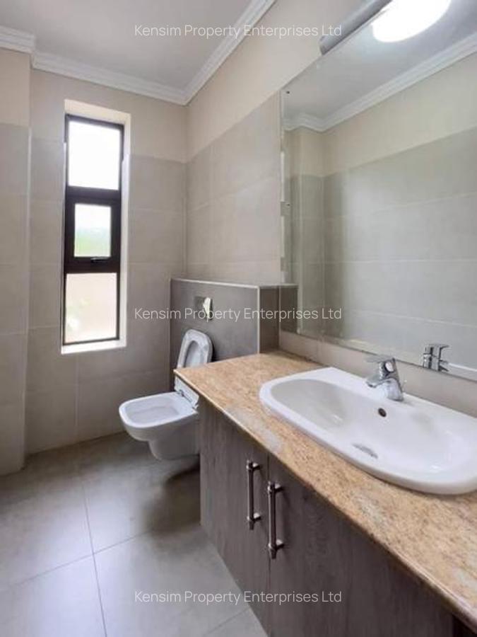 5 Bed Townhouse with En Suite in Karen - 5