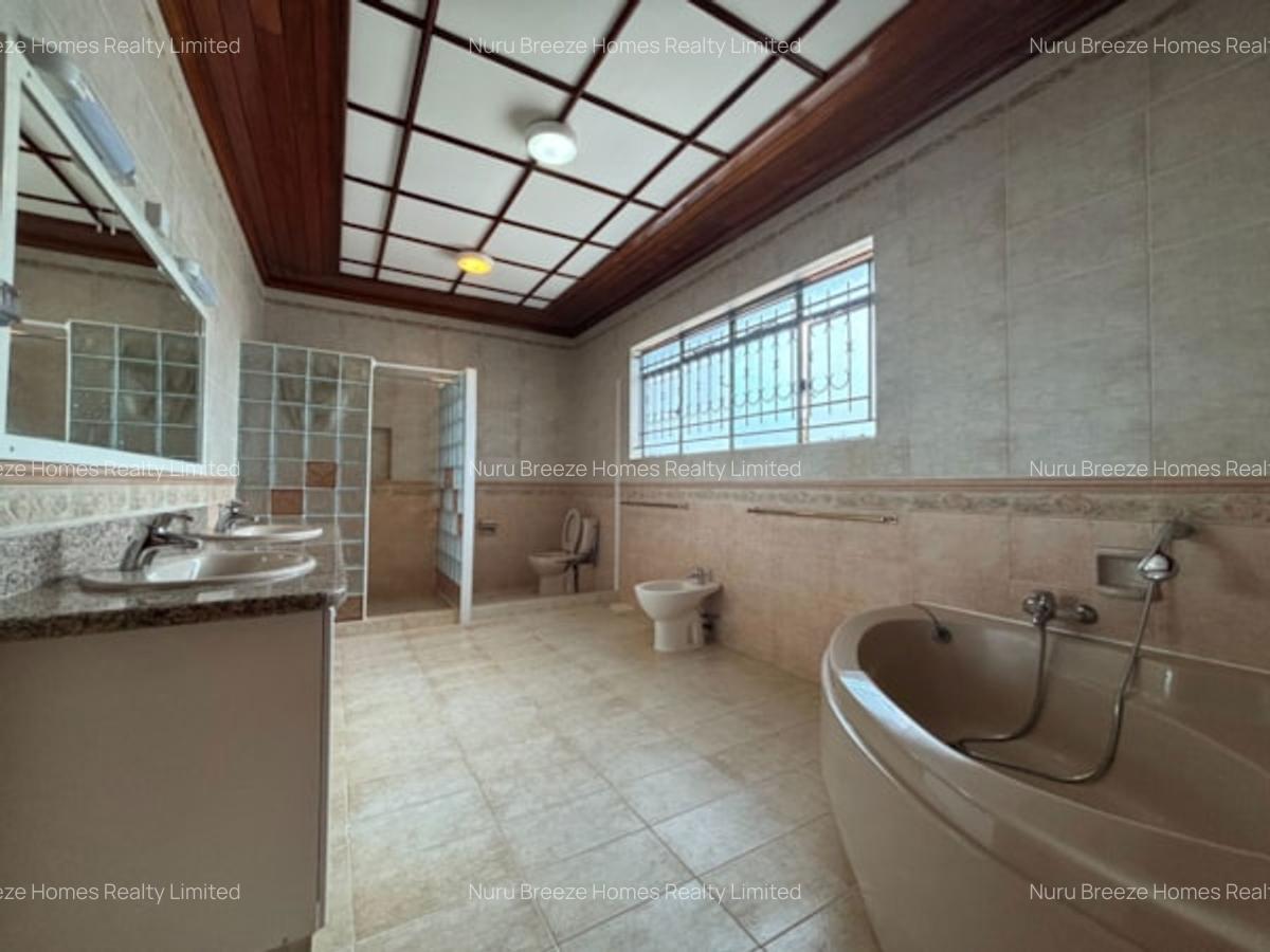 5 Bed House with En Suite in Runda - 15