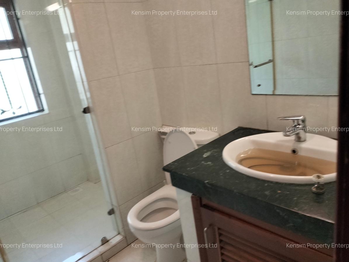 5 Bed Townhouse with En Suite in Runda - 12