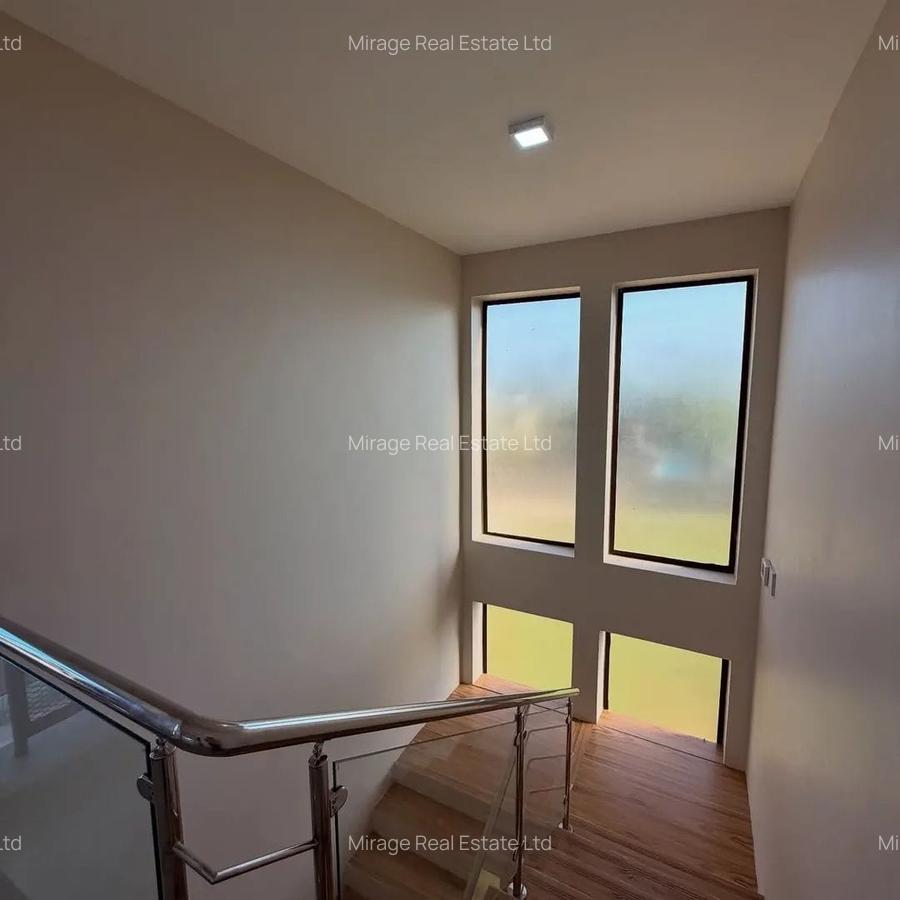 6 Bed Townhouse with En Suite in Karen - 17