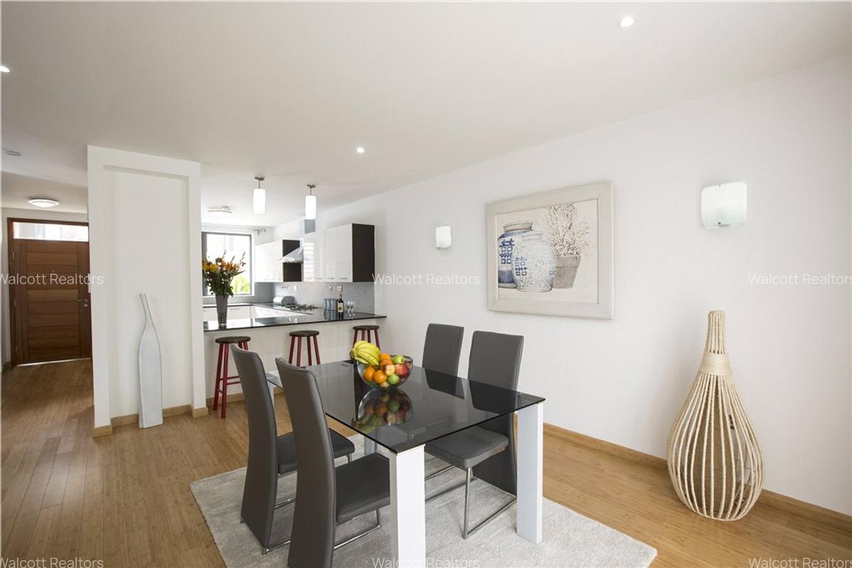 4 Bed Villa with En Suite in Garden Estate - 10