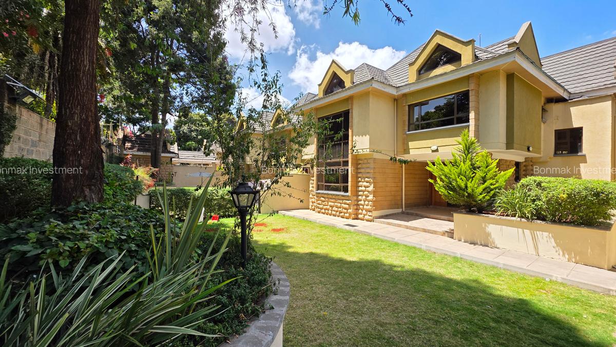 5 Bed Townhouse with En Suite at Lavington Green - 7