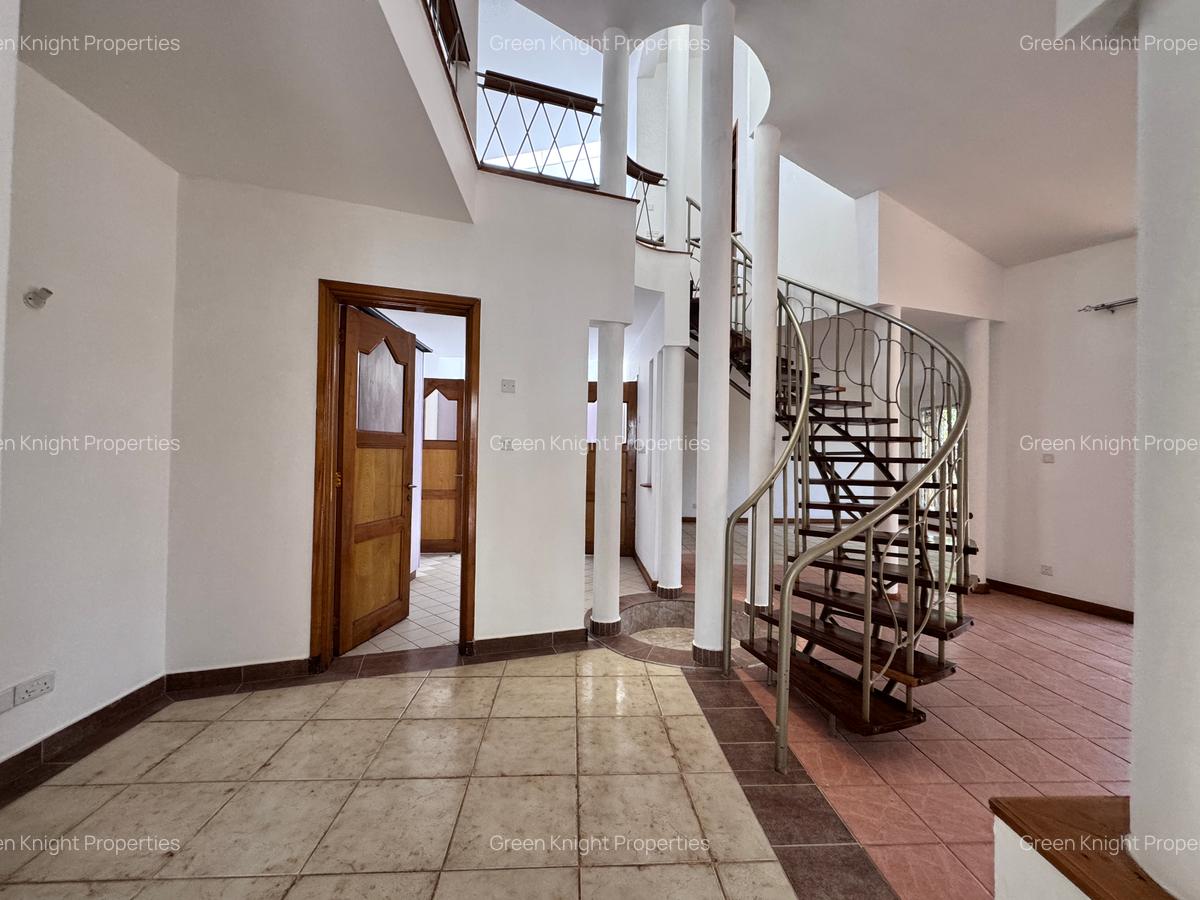 4 Bed Townhouse with En Suite in Kilimani - 14