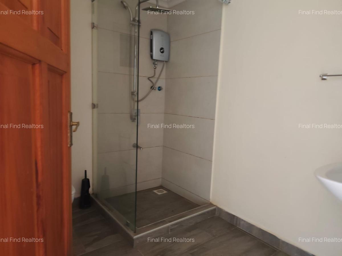 7 Bed House with En Suite in Runda - 11