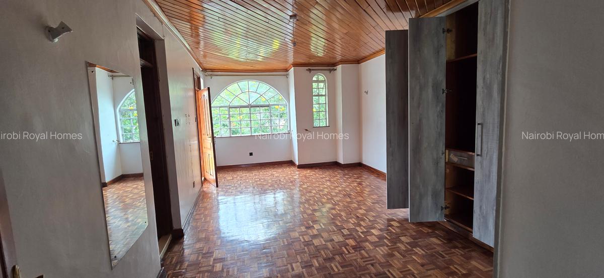 5 Bed Townhouse with En Suite at Lavington Road - 10