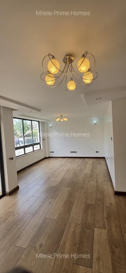 5 Bed Townhouse with En Suite in Lavington - 9
