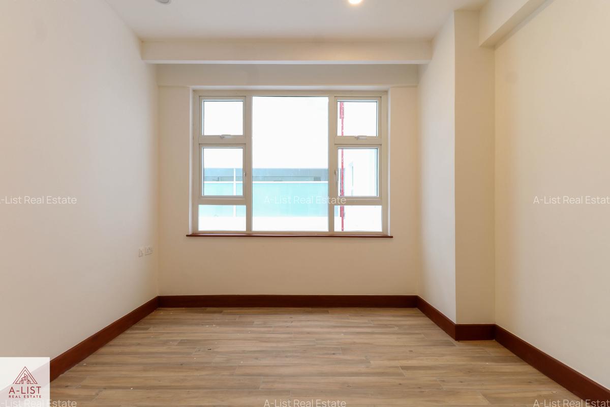 3 Bed Apartment with En Suite at City Park Drive - 12