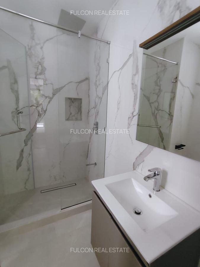 6 Bed Villa with En Suite in Lavington - 10