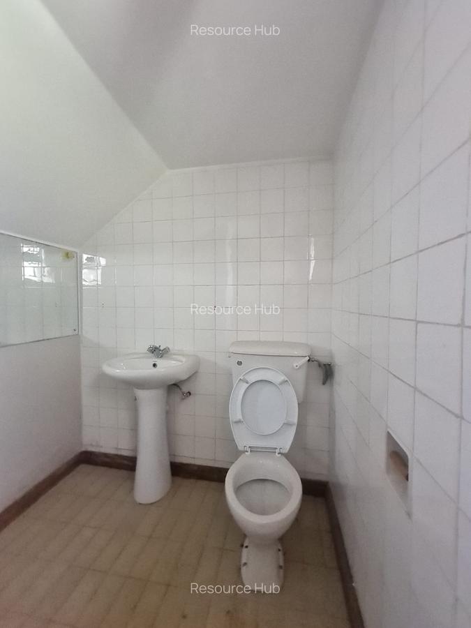 5 Bed House with En Suite at Nyari - 14
