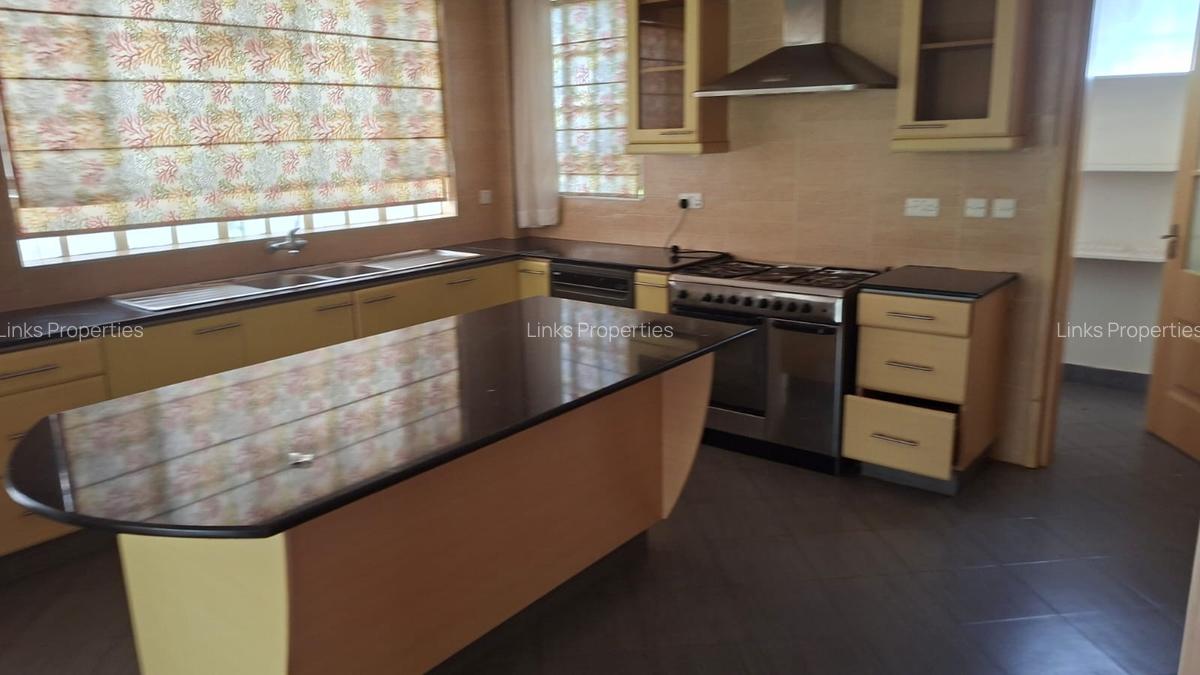 4 Bed Townhouse with En Suite at Karen - 8