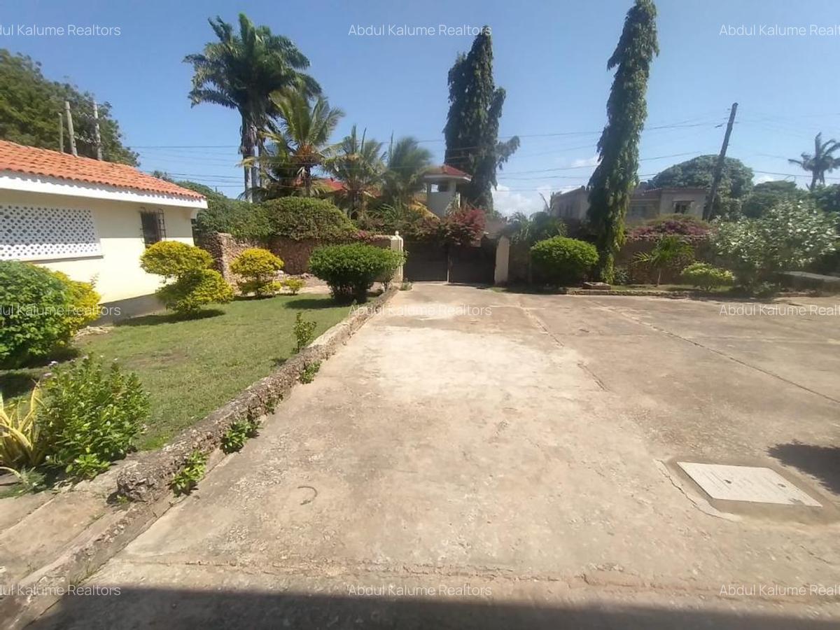 4 Bed House with En Suite at Nyali - 1
