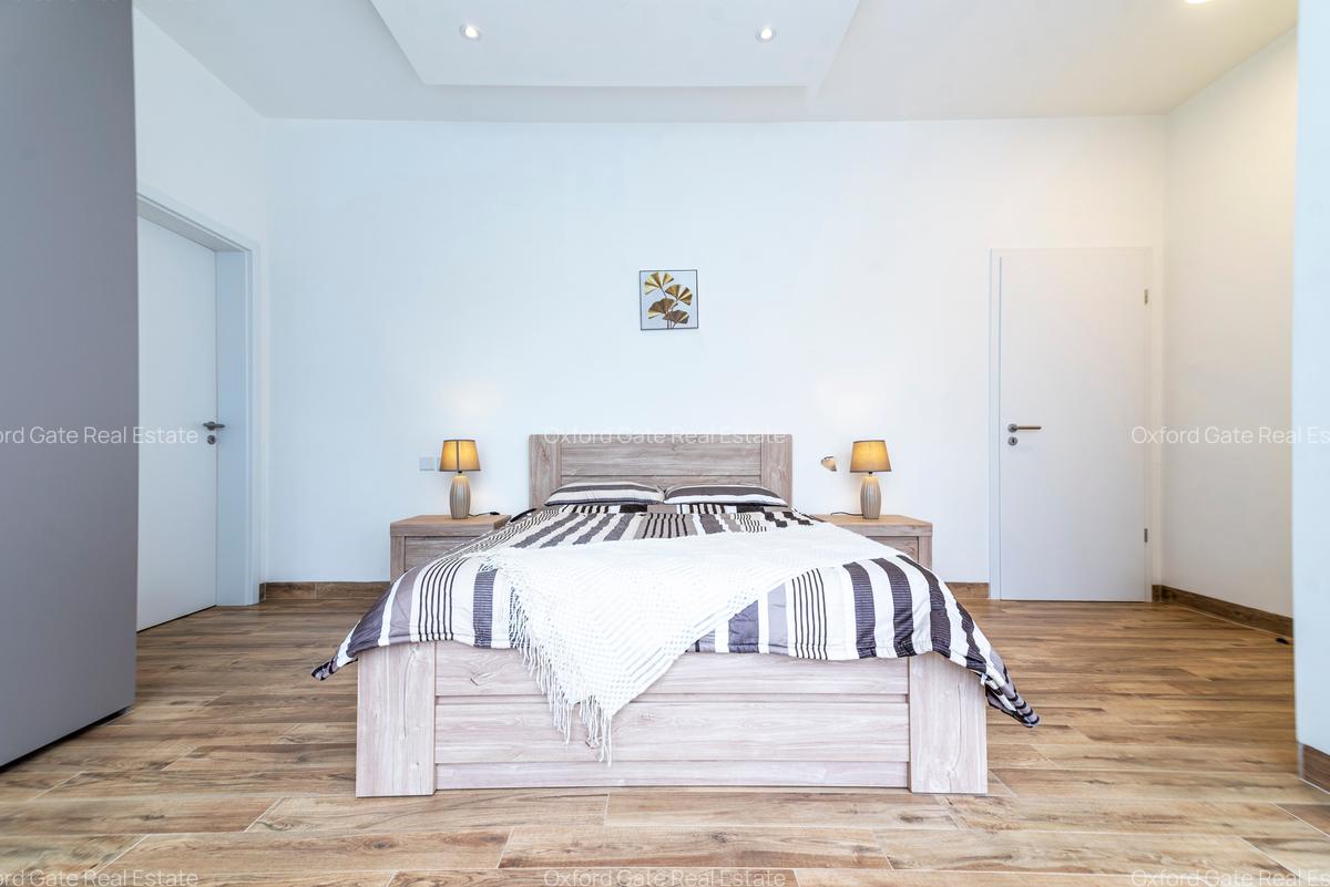 4 Bed Apartment with En Suite in Riverside - 7
